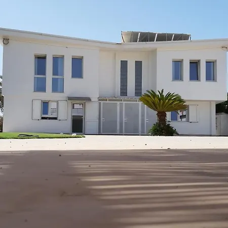 Villa Fronte Di Mare *