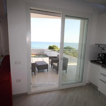 Fronte Di Mare Villa *